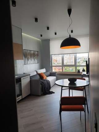 Апартаменты Посуточно дизайнерская квартира с элементами loft Сова Буча-4